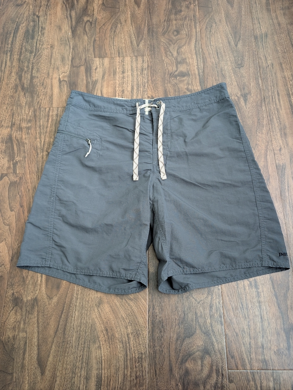 Patagonia 32 Mens Grey Shorts